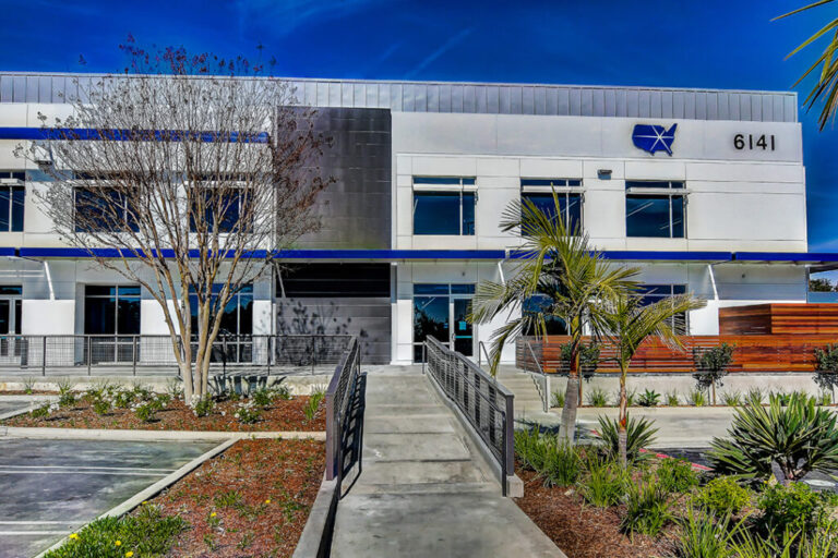 CenterPointe_SoCal_Logistics_Center_entrance-crop-1024x683