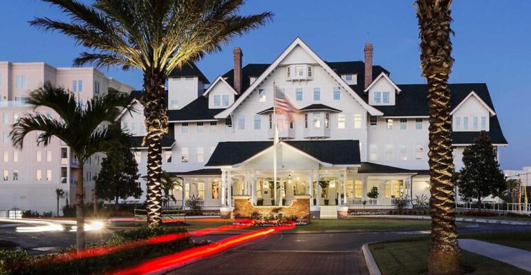 JMC-Belleview-Place-Hotel-Front-Night-crop-1024x530